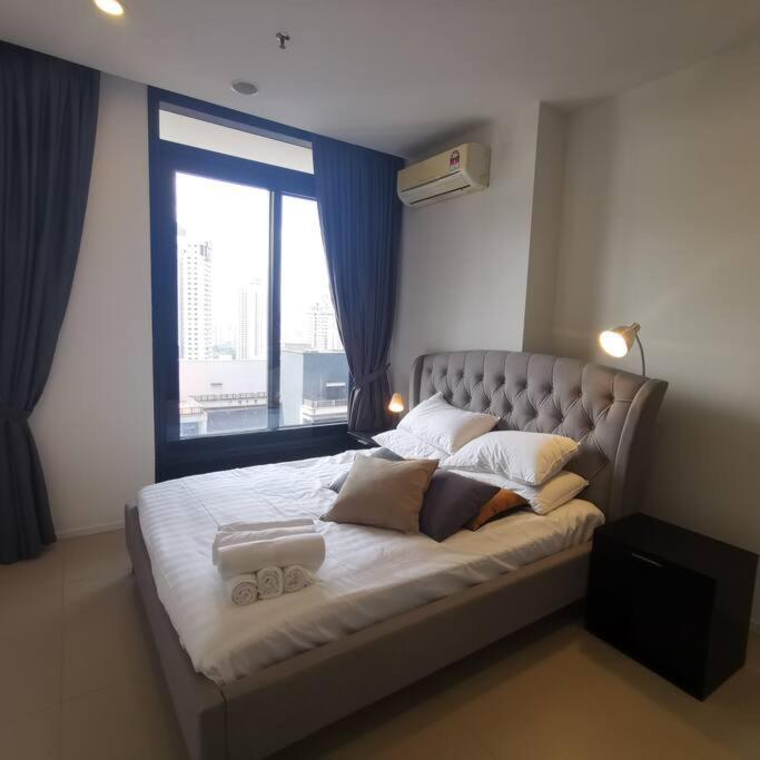 Apartment Arcoris Mont Kiara-2-6px-netflix-balcony-osim-xbox-super Fast Internet *