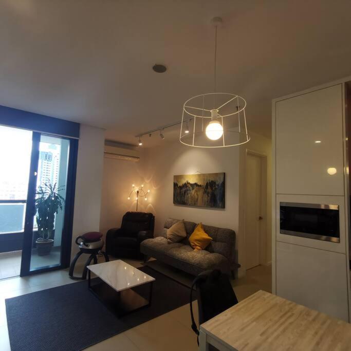 Apartment Arcoris Mont Kiara-2-6px-netflix-balcony-osim-xbox-super Fast Internet