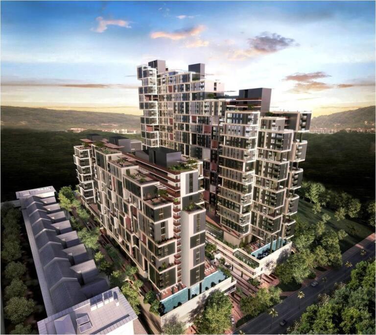 Arcoris Mont Kiara-2-6px-netflix-balcony-osim-xbox-super Fast Internet Kuala Lumpur